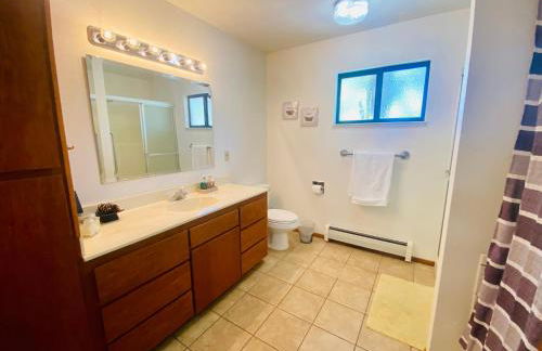 Family friendly, 3 bedroom house, with king bed for up to 15 - BBQ - Internet - jet tub - Foto 21