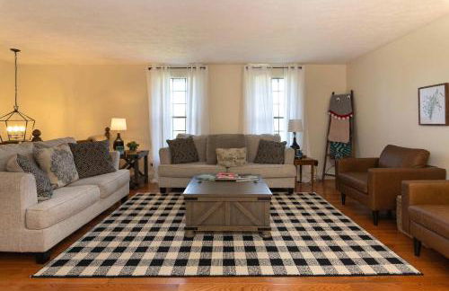 Sleeps 12, Wooded Lot, Near Ark, Great for Family - Foto 3