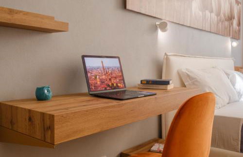 Free Parking In Centro - Suite Home San Vitale - Foto 9