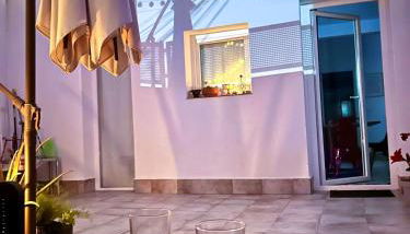 Apartamento independiente con parking privado gratuito y terraza de ensueño junto al Teatro Romano - Foto 4