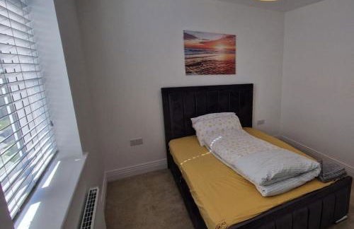 Peterborough - House - Sleeps 8 - Parking - Garden - Foto 4