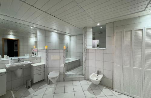 Entspannung pur! Privater Kinosaal & Whirlpool - Foto 9