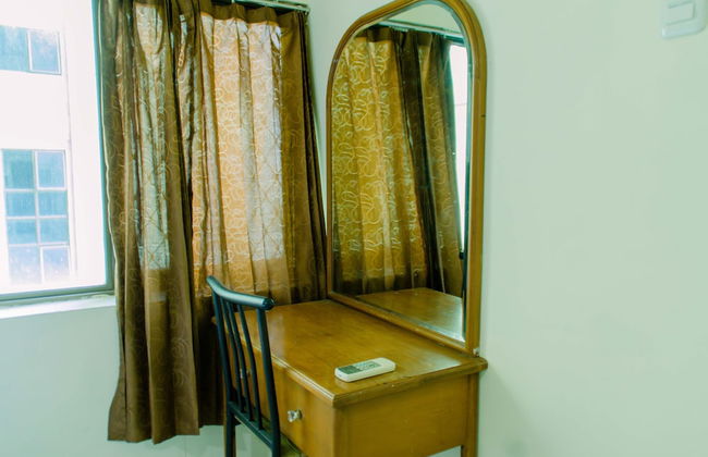 Spacious And Homey 3Br At Kondominium Rajawali Apartment - Photo 5