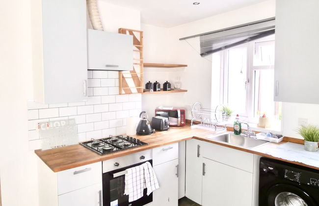 Lovely 6 bed Property Located Within Dudley - Foto 7