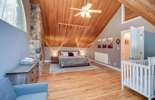 White Mountain Escape with Separate In-Law Suite! - Foto 17