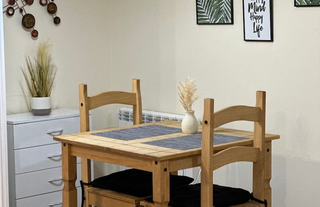 Orange Lilly in Stroud - Foto 9