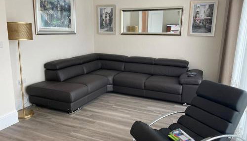 MODERN 4 BEDROOM HOUSE WITH GARDEN & PARKING - Foto 3