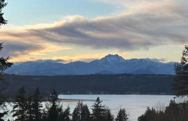 Water & Mountain Views - Family & Pet Friendly - Foto 19