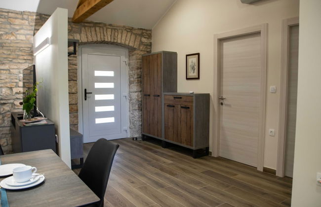 The Poolside Stone House in Bale - Foto 1