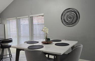 HoustonGem Private Pool & Hot Tub 20 Min to DT - Foto 18