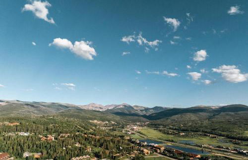 New Luxe Condo - Hot Tub - Minutes to WP! - Fraser - Foto 45