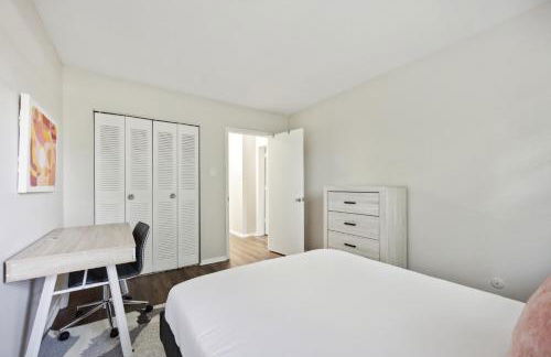 Pine Brook 502 I Pool Gym I Free Parking ! - Foto 4