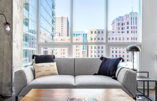 River N 1BR w Gym Pool nr L stop Beach CHI-362 - Foto 2