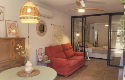 "COZY HOME", TERRACE, PARKING and POOL - Photo 6