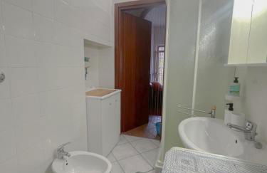 Breaking Bed - Photo 8