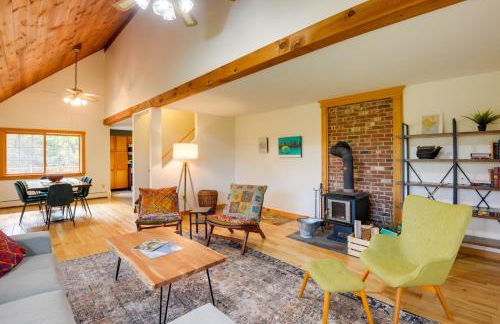 Charming Putney Home Porch, Grill and Hiking Trails - Foto 6