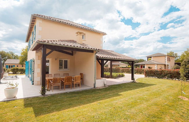 Spacious and Modern Villa With Large Garden and BBQ Area - Foto 28