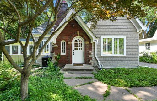 Charming Manville Heights Cottage Retreat home - Foto 1