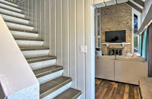 Brookeland Resort Cabin with Golf and Lake Access - Photo 4