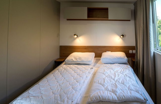 Chalet in Oostkapelle Near Beach & Pool - Photo 3