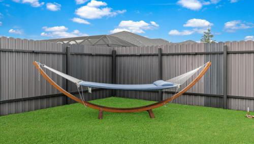 Relax & Play in Cape Coral Pool BBQ Family Fun - Foto 3