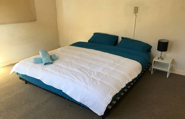 Spacious 3 Bedroom Terrace in Newtown - Photo 2