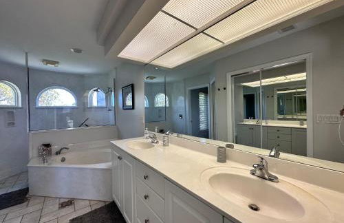 Private villa with lake view and pool - Foto 48