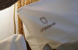 L A Boutique Suites with Private Hot Tub - Photo 5