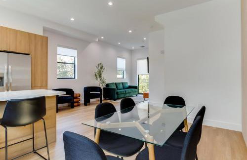 Modern Luxe Retreat 3-Bedroom #3 - Photo 25