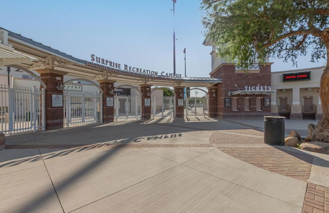 Spacious Oasis Spring Training Pool Tennis - Photo 38