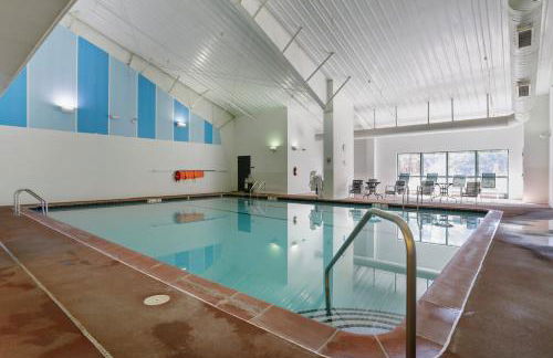 Dog-Friendly A-Frame with Hot Tub and Firepit - Foto 40