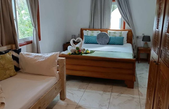 Lucy's guesthouse - Photo 11