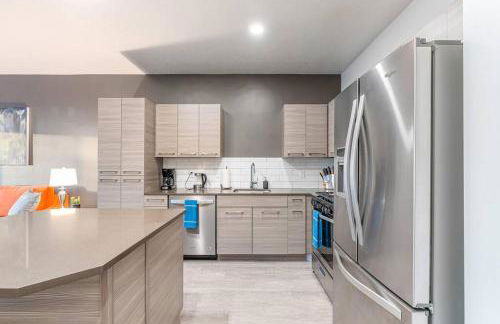 Lux Apt -PoolHotTubGymPrkg-View! - Foto 9