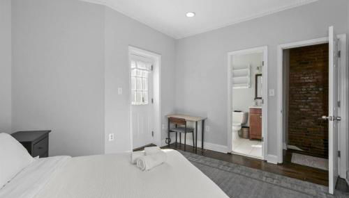 Capitol Hill Stay Like No Other - Photo 3