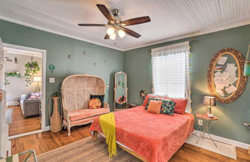 Stylish Woodfin Home with Backyard and Fire Pit - Foto 19