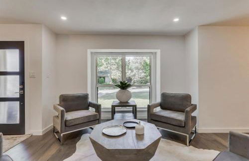 Luxury Home with 5 Bedrooms and Private Pool - Foto 7