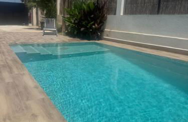 Tropical Garden Home - Cozy Ground Floor Stay - Foto 16