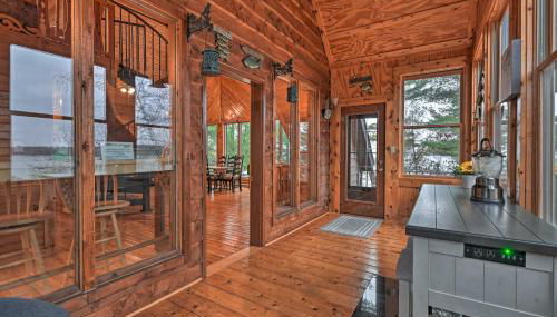 Waterfront Arkdale Retreat 2 Acres with Deck and View - Foto 5