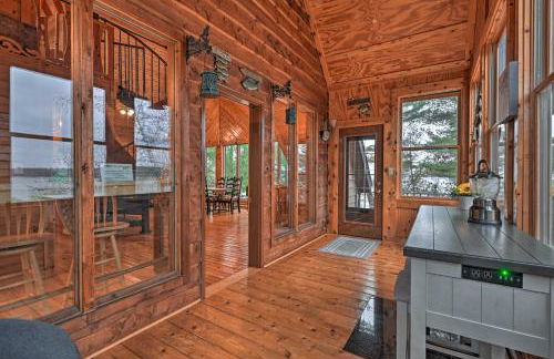 Waterfront Arkdale Retreat 2 Acres with Deck and View - Foto 5