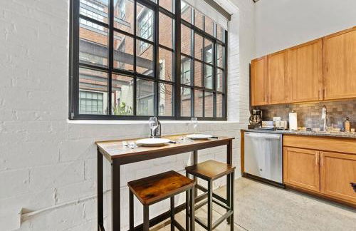 Brooklyn Style Loft l DT l Parking l Cafe - Photo 8