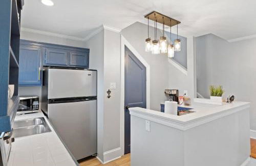 Garden District Balcony Condo w Gated Park - Foto 8