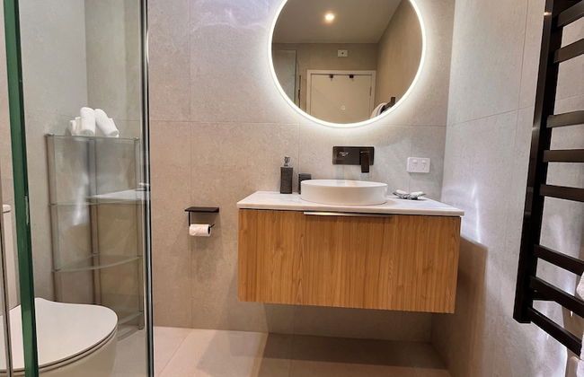 Watermark Studio Apartments - Photo 26