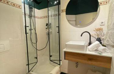 Schicke & zentrale Altbauwohnung - Photo 4