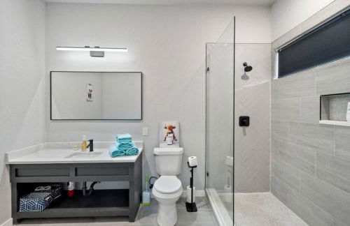 Gorgeous 6BR Sleeps 18 w Hot Tub - Foto 34