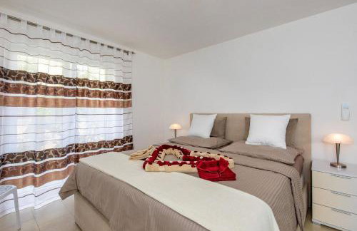 House Zrile with garden and jacuzzi - Foto 30