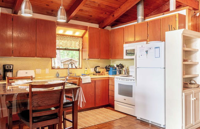 Goss Lake Getaway by Avantstay Lakefront Escape - Photo 15