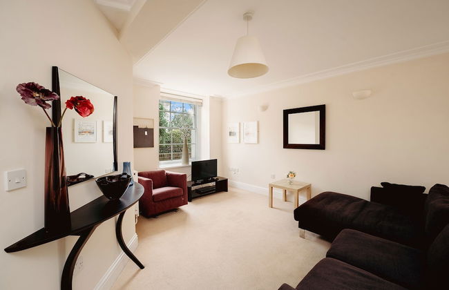 Douglas House - Photo 9