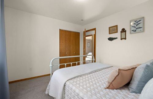 Charming Home with RV Parking - 30 miles from RMNP! - Foto 38