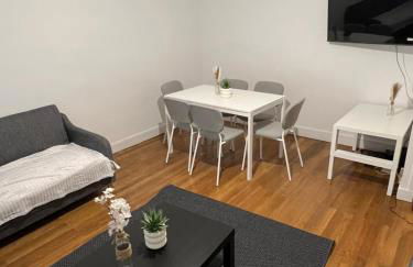 Le Toit des Volcans - 8 couchages - Terrasse privée et Wifi - Foto 2