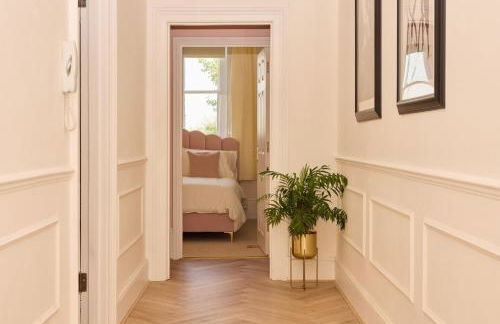 The Corner by the Castle - Photo 30